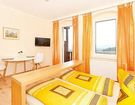 Panorama-Apartments Weinberghaus Mittelndorf Exterior photo